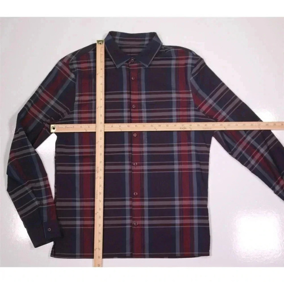 Lululemon Navy Blue/Red Button-Up Casual Shirt~ Medium - Picture 4 of 7